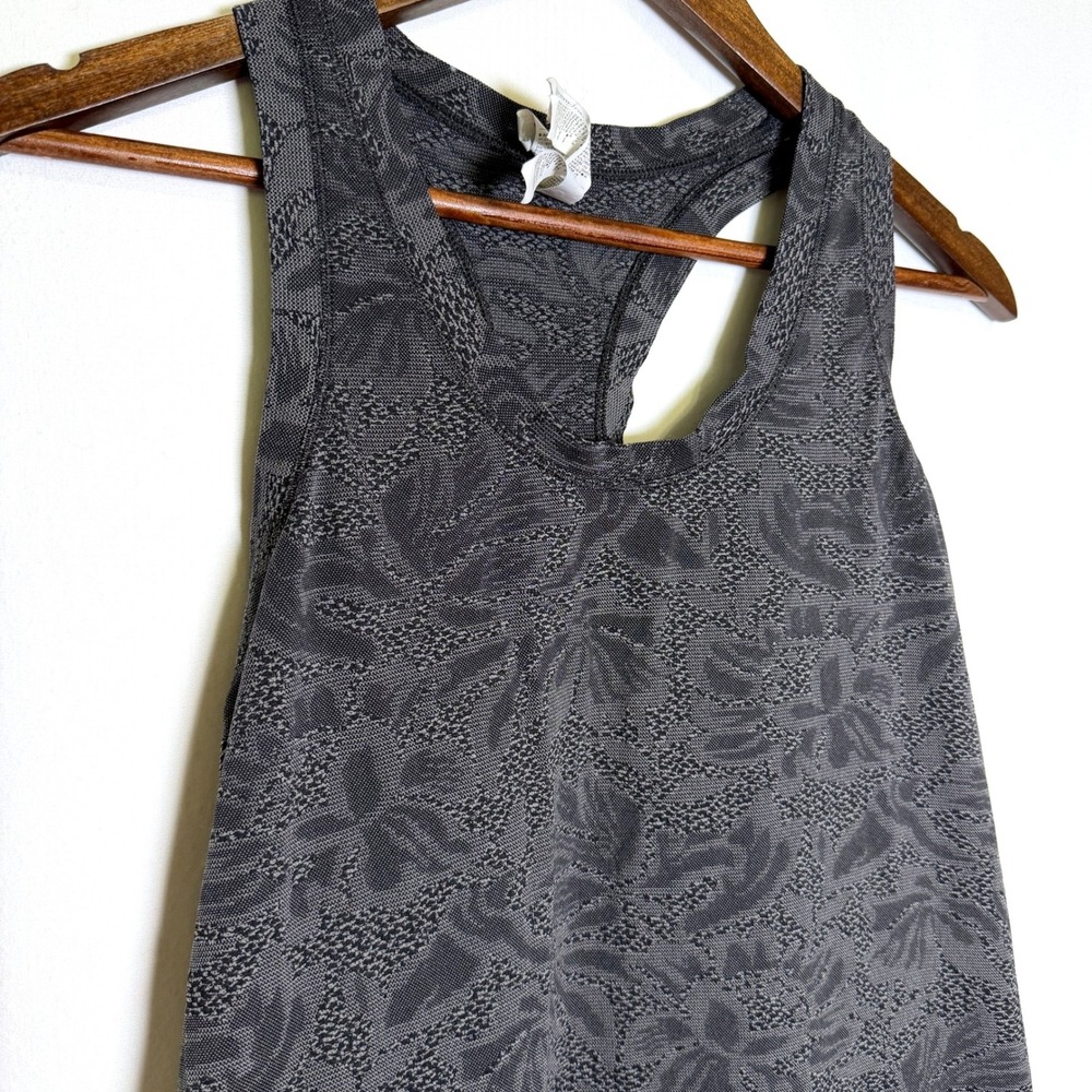 Athleta Momentum Tank Camisole Gray Floral Jacquard Racerback Activewear Large